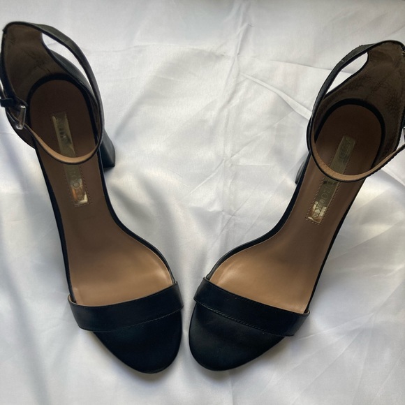 Bundle/combo (Dress and shoes) - Picture 4 of 13